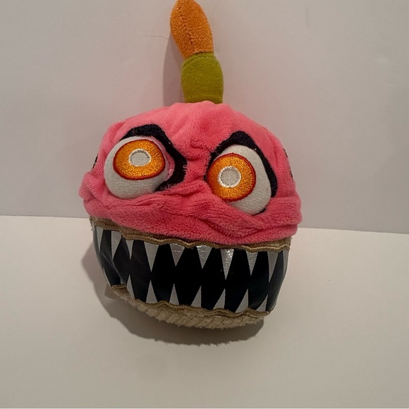 Funko Five Nights at Freddy's NIGHTMARE CUPCAKE Plush Gamestop Exclusive 2016 - Picture 1 of 6